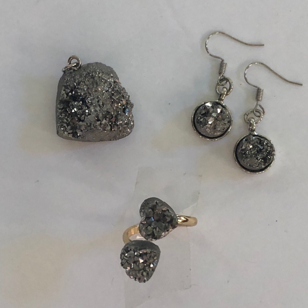 Womens Silver Druzy Quartz 4 piece set.